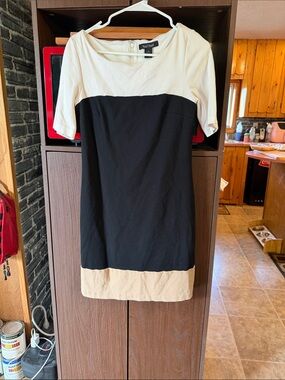 White House Black Market midi dress in black, white and tan in a size 4